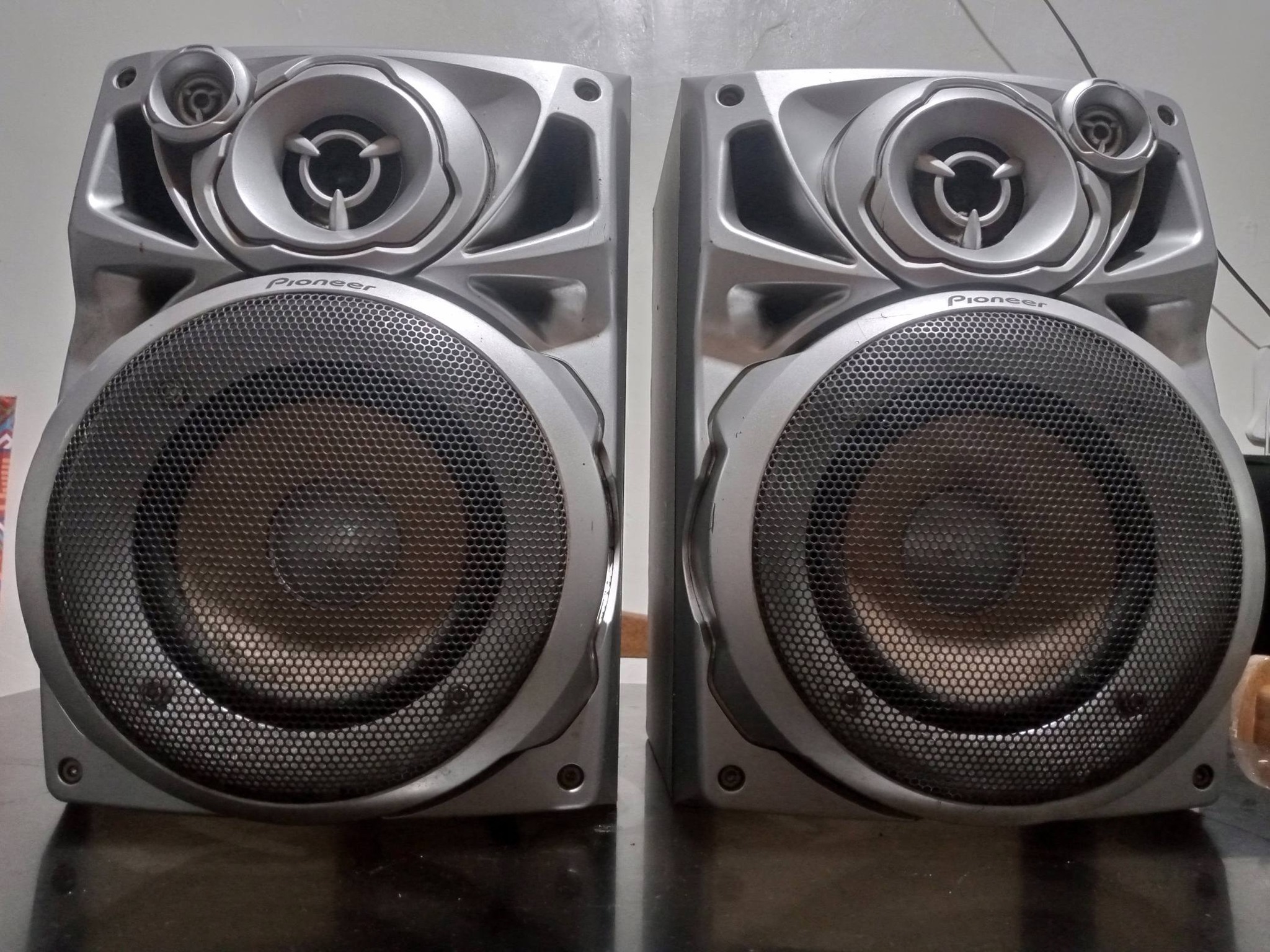 Php 4,800 PIONEER 3 WAY SPEAKER SYSTEM SX-520V 60 WATTS 6 OHMS 7.5