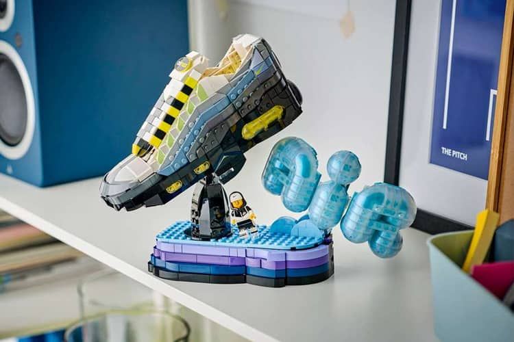 シューズ　フィギア　　箱傷のみ！ NIKE