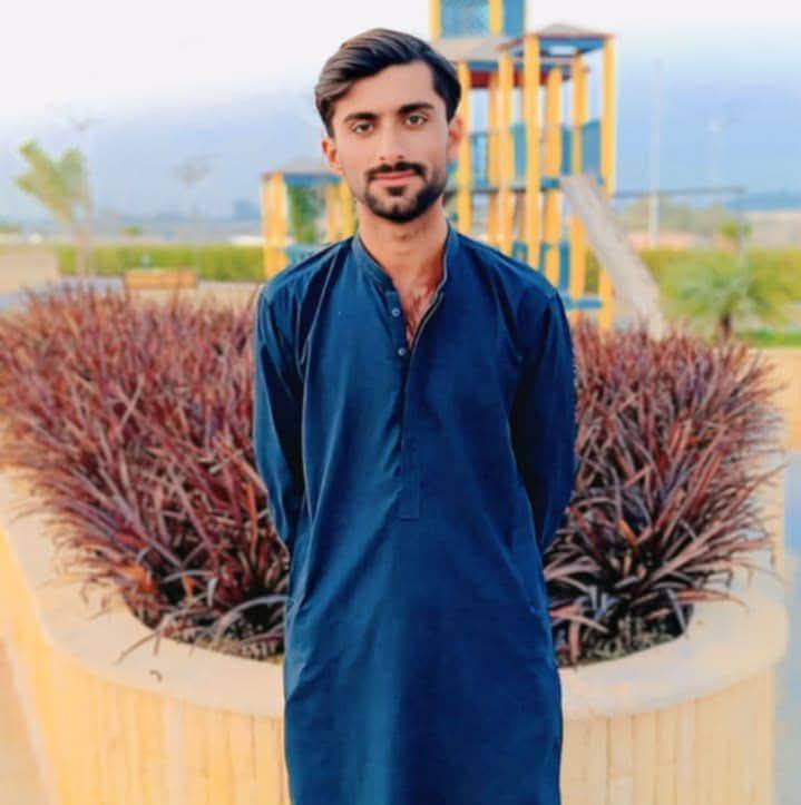 ڪنهن جي ڀاڳ سان ريس ت ناهي 😅🙄 - Abdul Waheed Umrani | Facebook