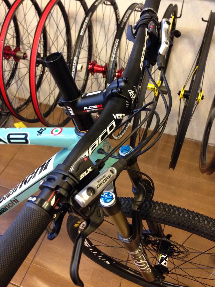 BIANCHI JAB 27.5 size 19 custom Fox Shimano slx full Disc deore