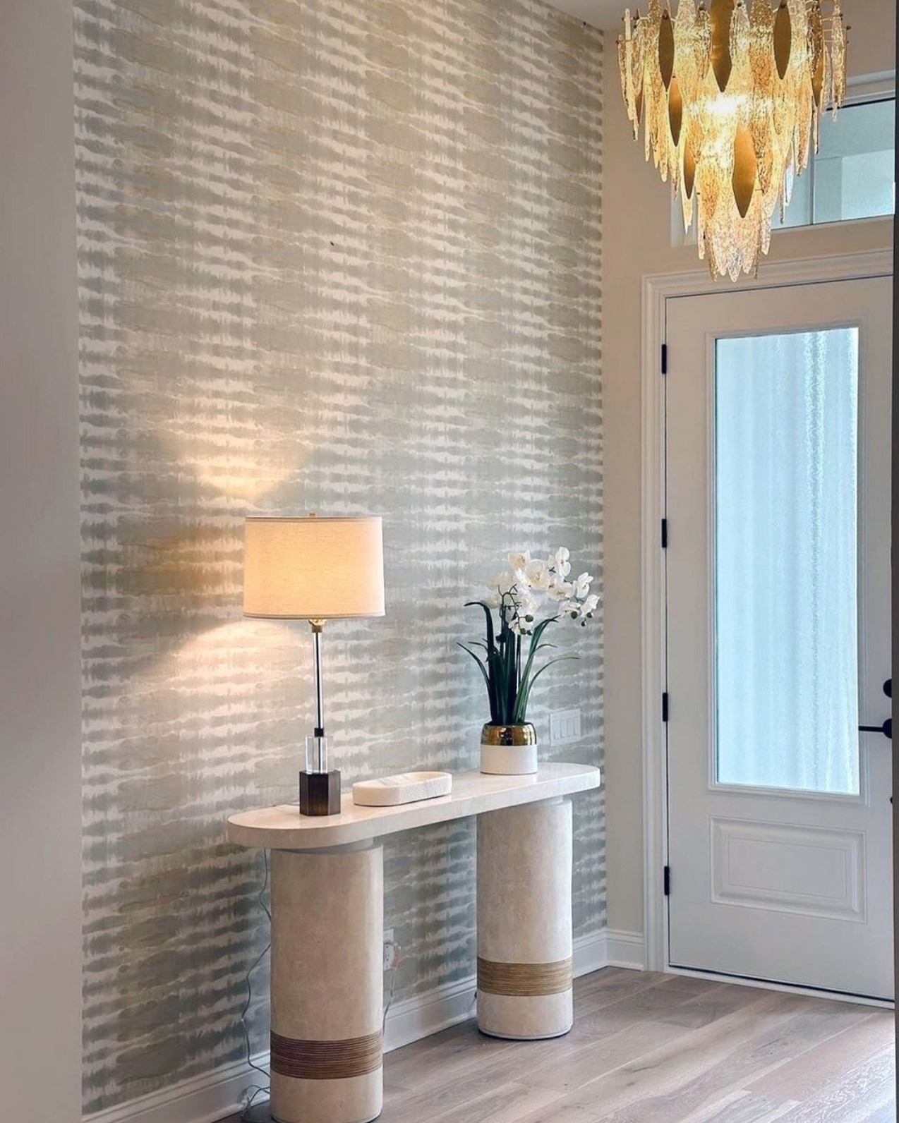 Design - The foyer that makes a stunning first impression! 👝🌕 Purchase ...