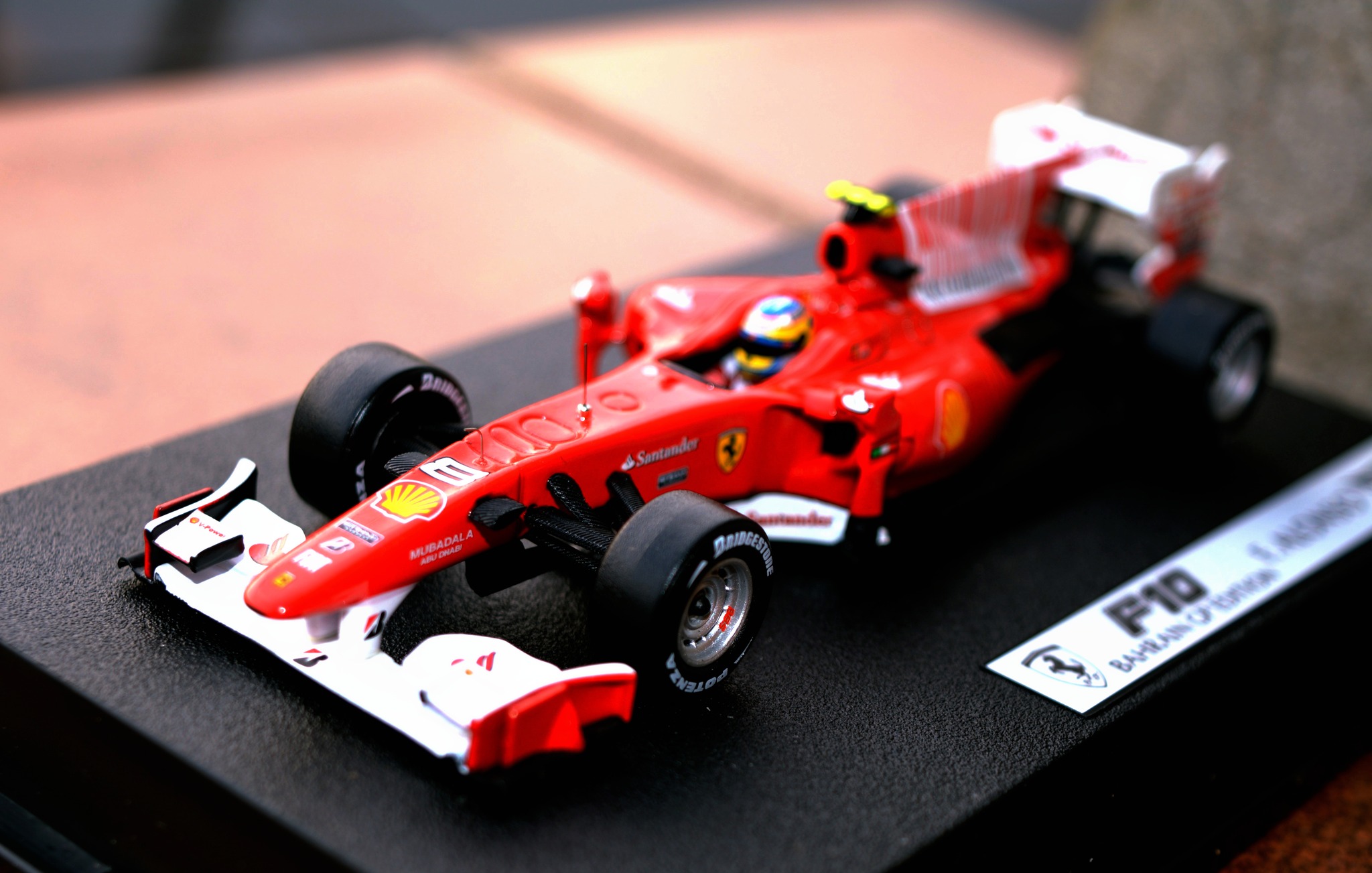 2013 - Ferrari F138 2.4 litre V8 Fernando Alonso 1:18 Hot Wheels