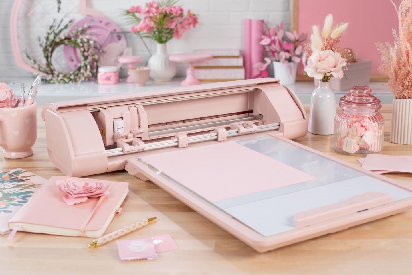 Silhouette CAMEO 5 Matte Pink | Silhouette Europe