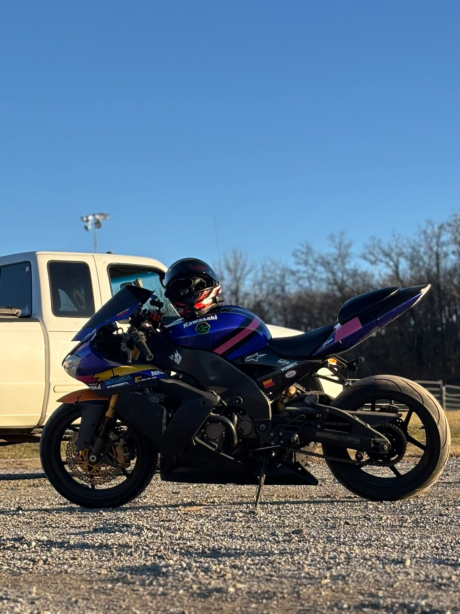 STOLEN- 2004 Kawasaki ZX-10r from lofts at bridgewood apartments