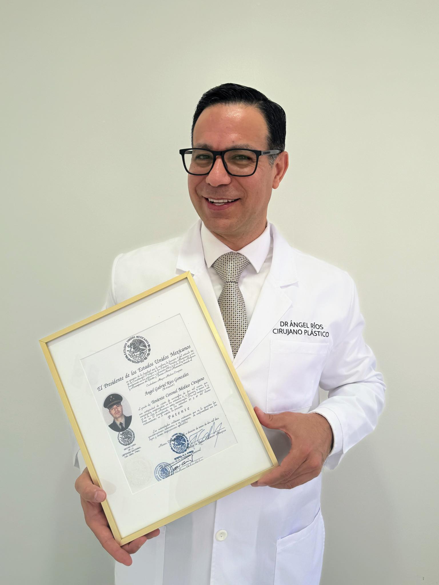Dr Ángel Ríos - Cirujano Plástico Militar | Tijuana Centro