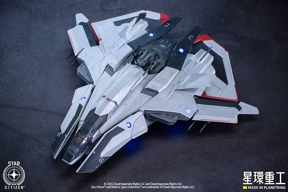 Kotobukiya 1/100 Anvil F8C Lightning (Plastic Model Kit Version