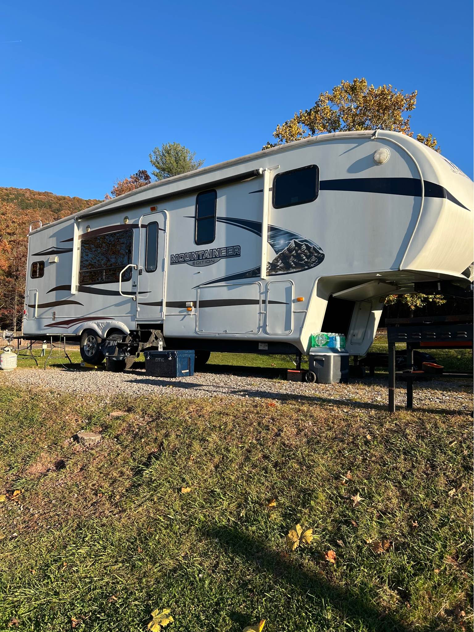 2011 Keystone montana mountaineer edition - RVs & Campers - Frostburg ...
