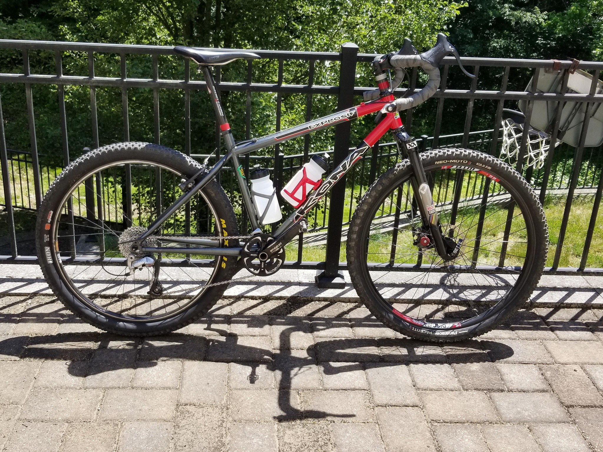 Kona 2006 Explosif, in the 90s it was the top steel model from 