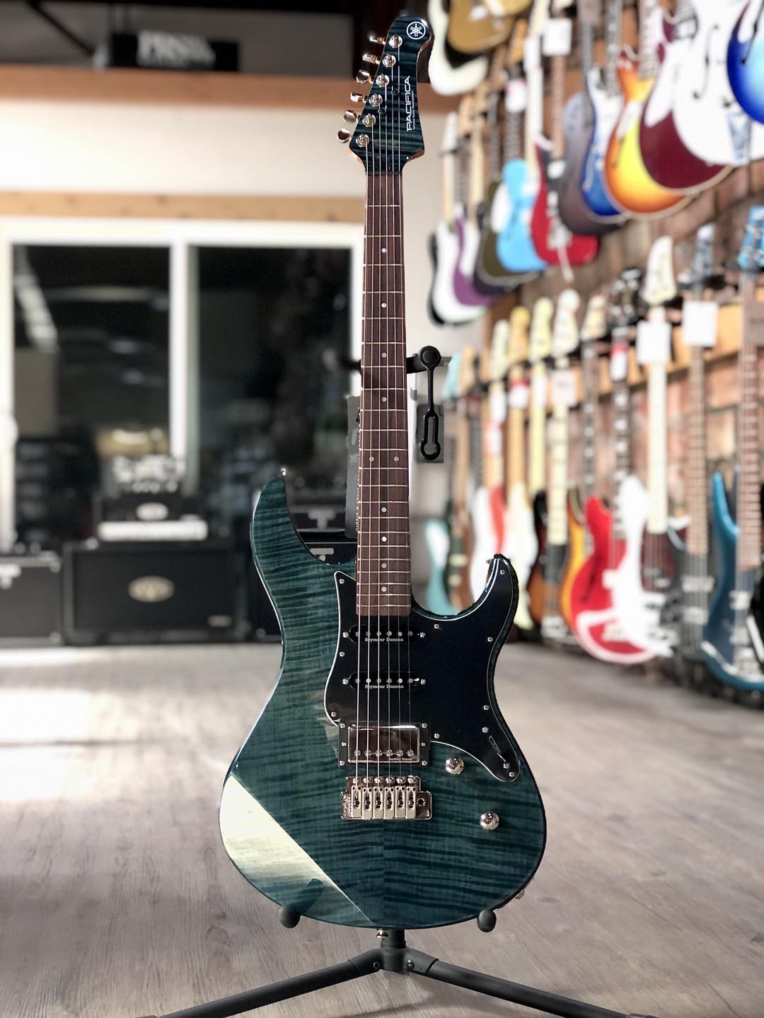 Yamaha Pacifica 612 guitar review with Seymour Duncan pickups