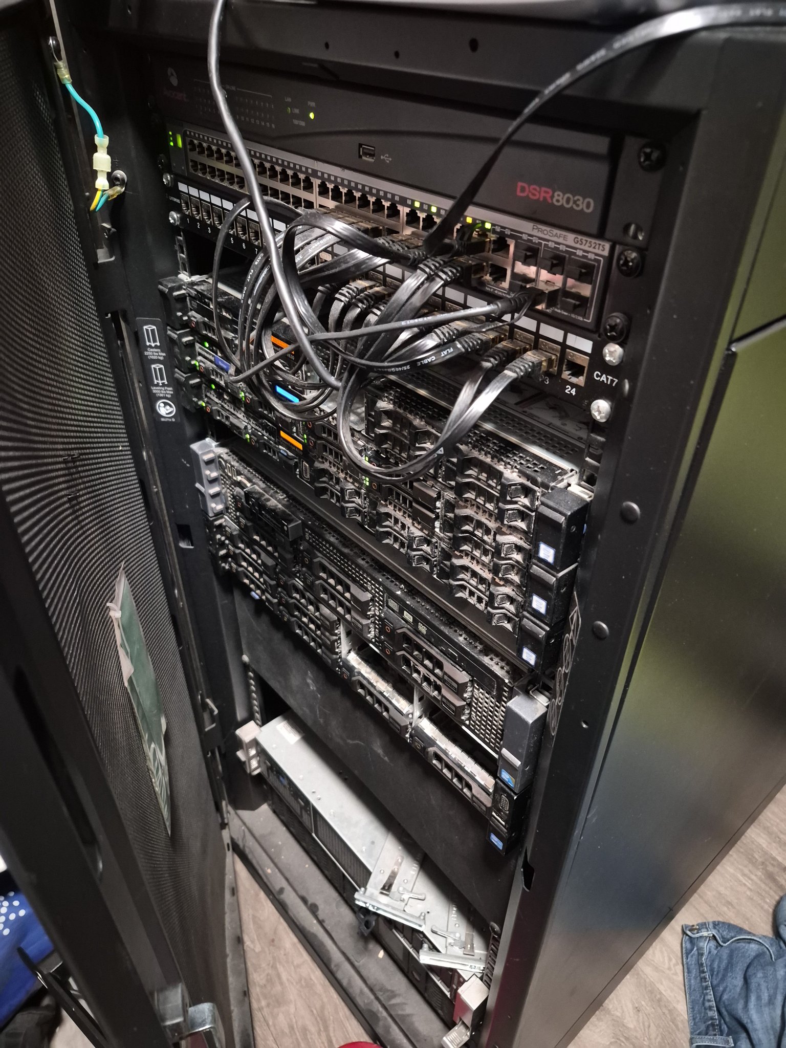 Home server setup with pfsense, Windows Server, and Plex