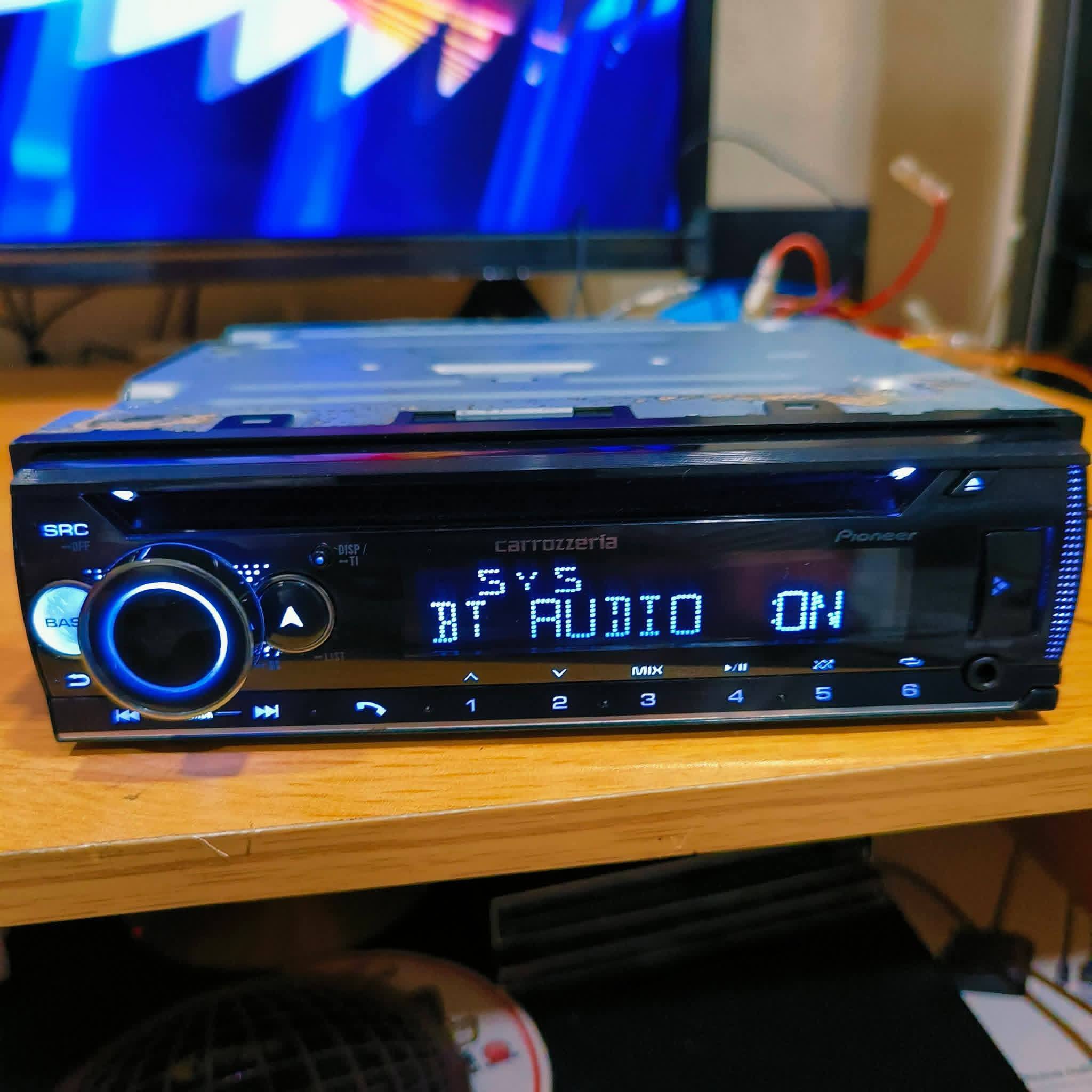 Pioneer Carrozzeria DEH-5600 Bluetooth CD MP3 AUX USB FM99 