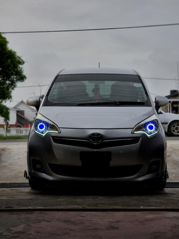 Toyota Ractis modify Halo rings... - Automotive Lightning