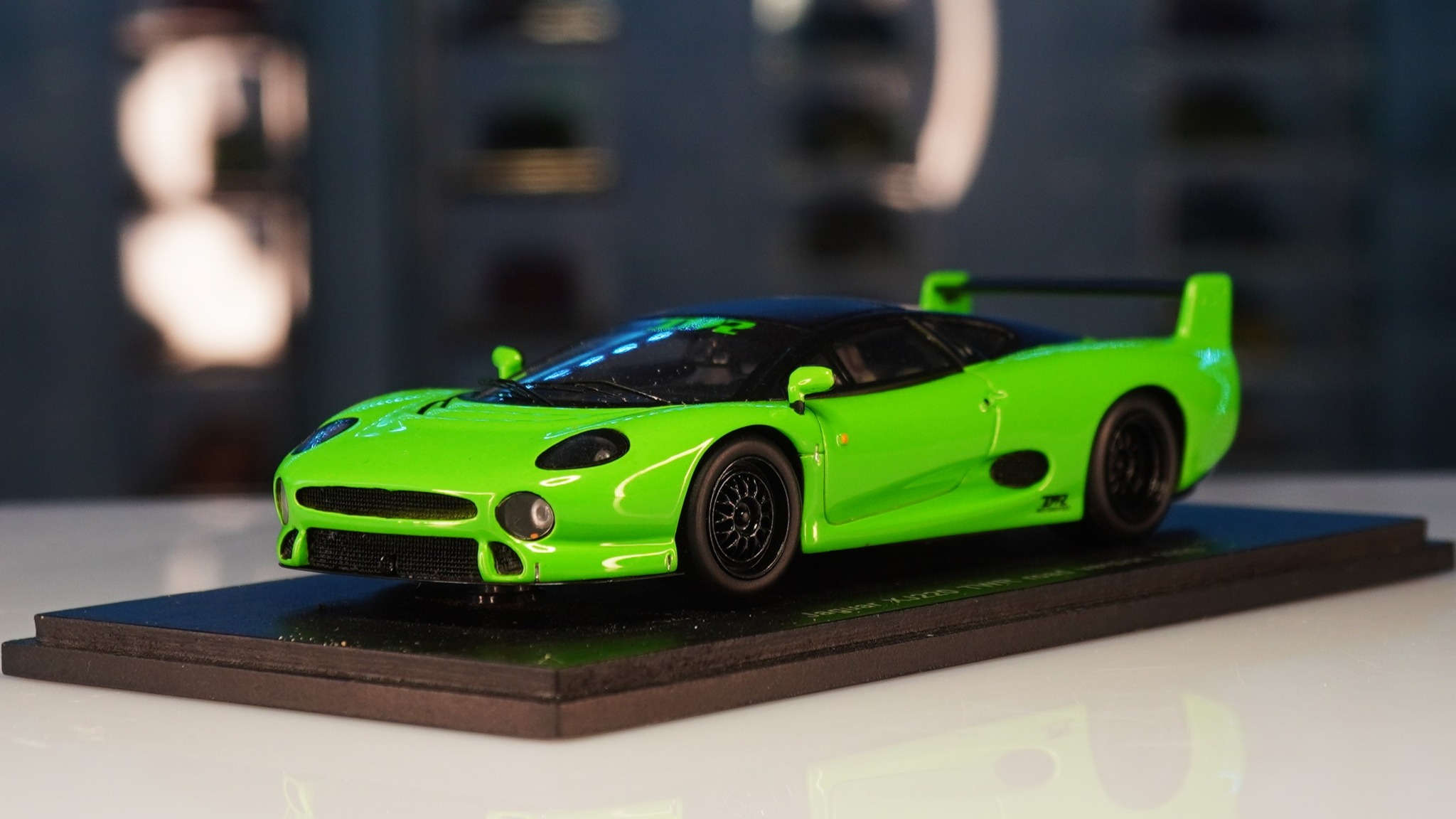 1993 Jaguar XJ220 TWR road version - Spark 1/43