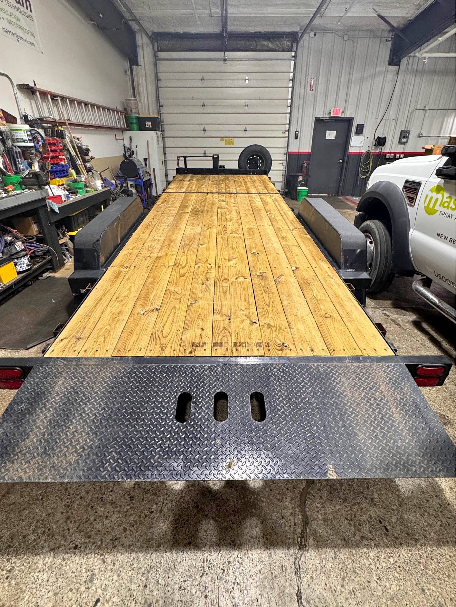 2022 Behnke B-B Trailers 22' hydraulic tilt torsion 14k new tires and ...