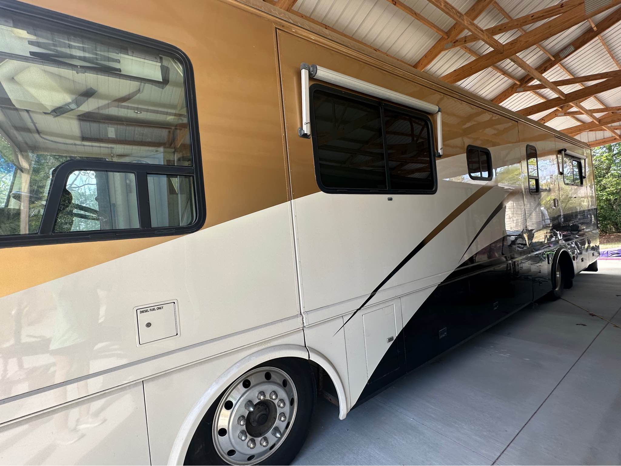 2001 Beaver Monterey RV Class A - RVs & Campers | Facebook Marketplace