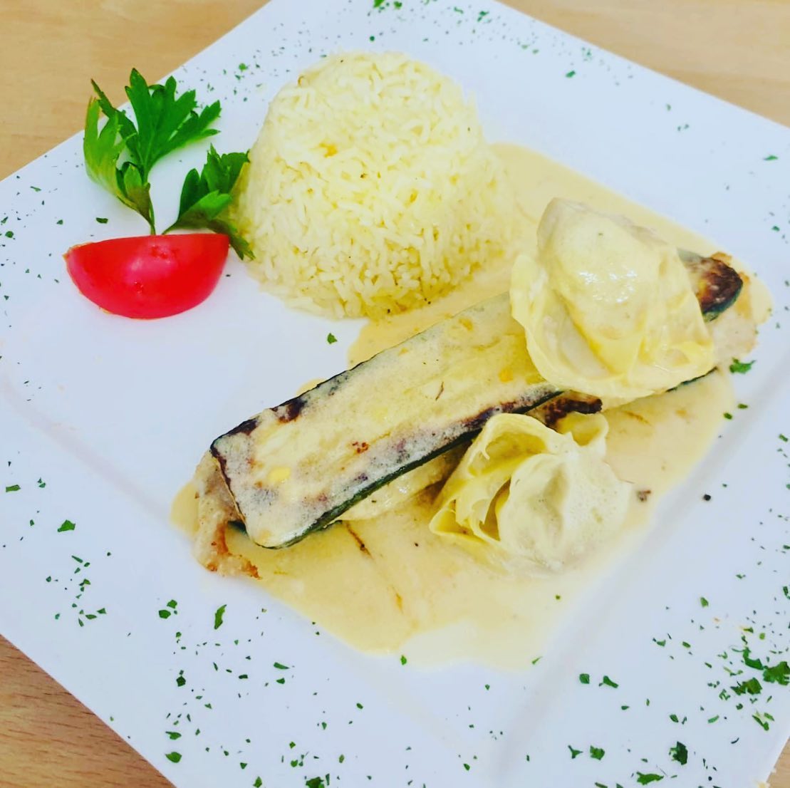 Kypros München - Loup de Mer auf Zucchini mit Artischocken Sauce dazu ...