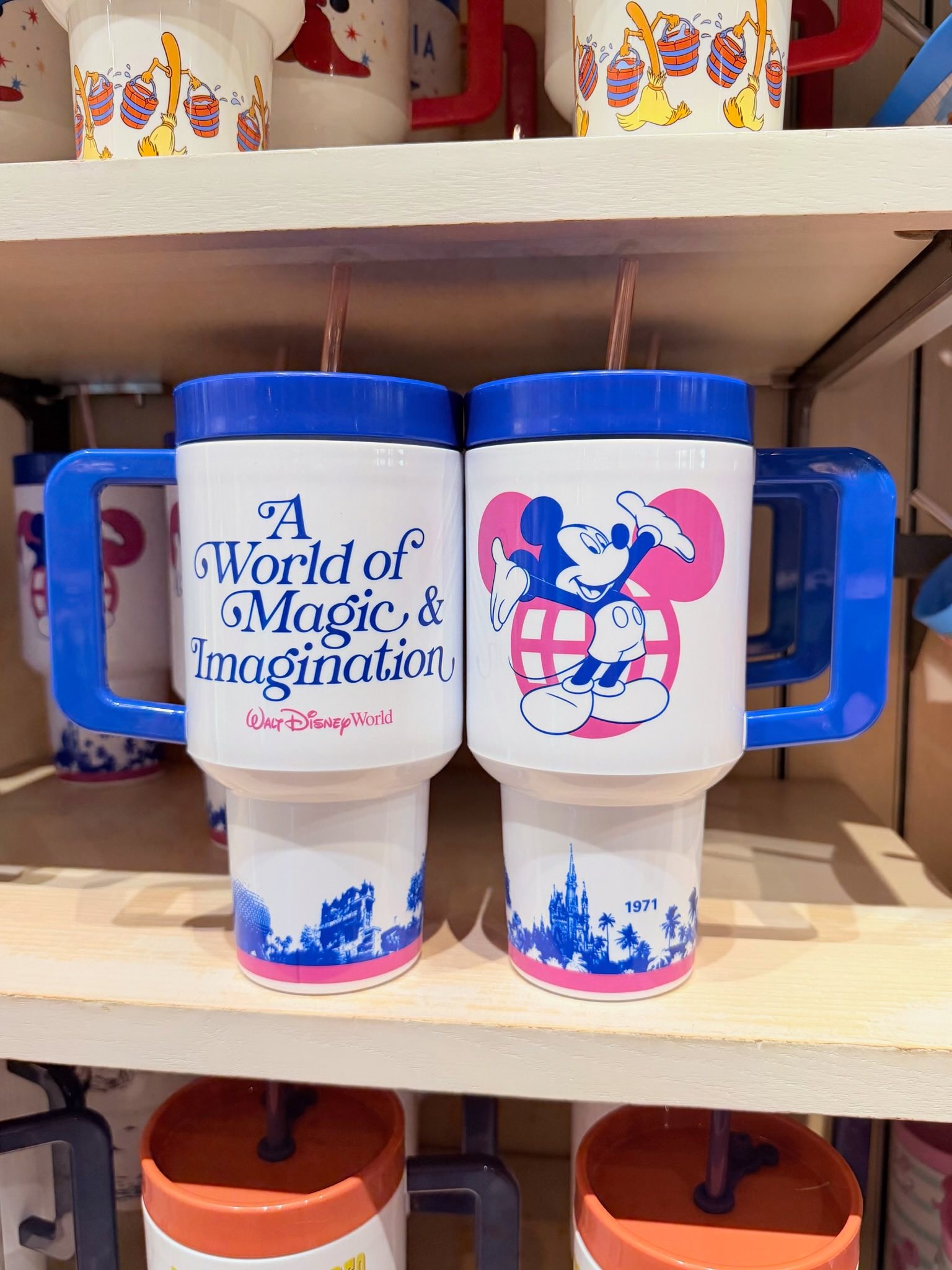 New retro-style Disney tumbler mugs at Walt Disney World 🏰 “A