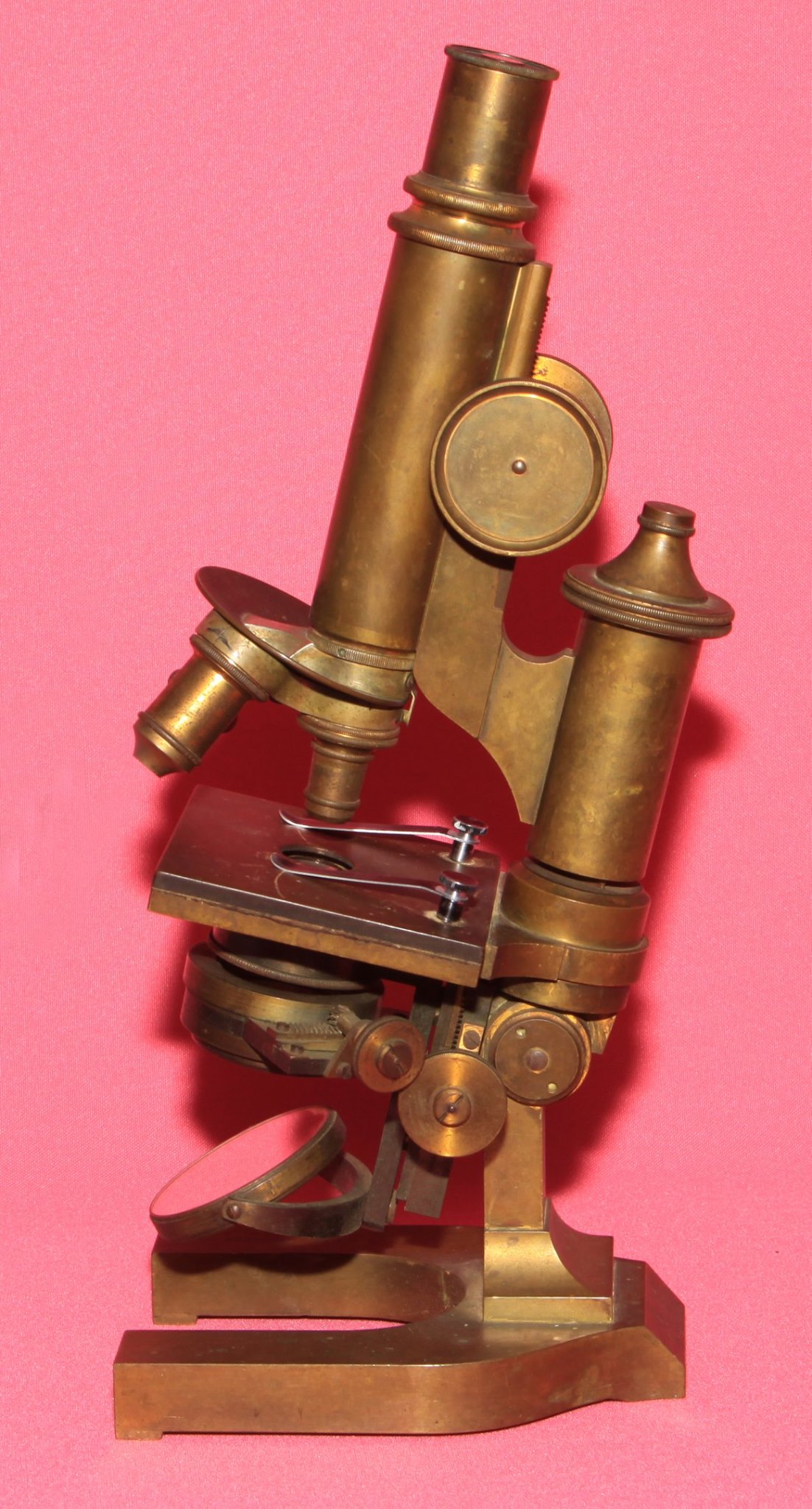 Ernst Leitz Wetzlar, serial no. 459255. Nice head with 1,25x