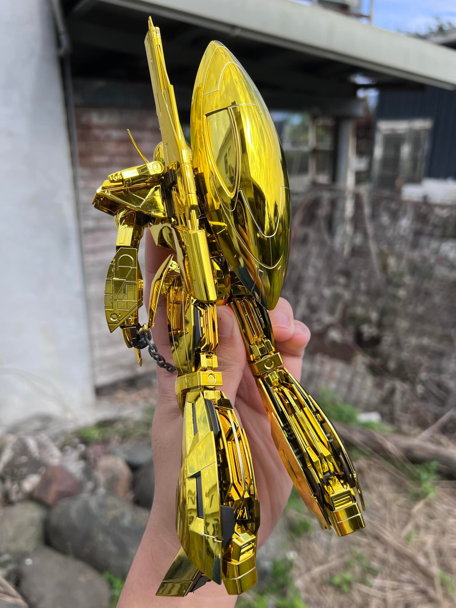 九五二漆模型顏料X 電鍍完成啦😆 金捏～（金逆A) 骨架整體用9527亮黑補