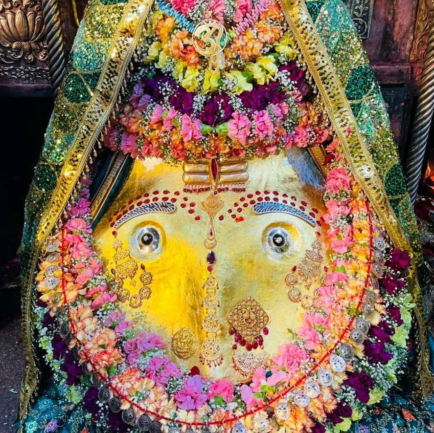 Morning kalkaji mandir aarti darshan 🔱💚 . . #JaishriKalKamaaa #thursday ...