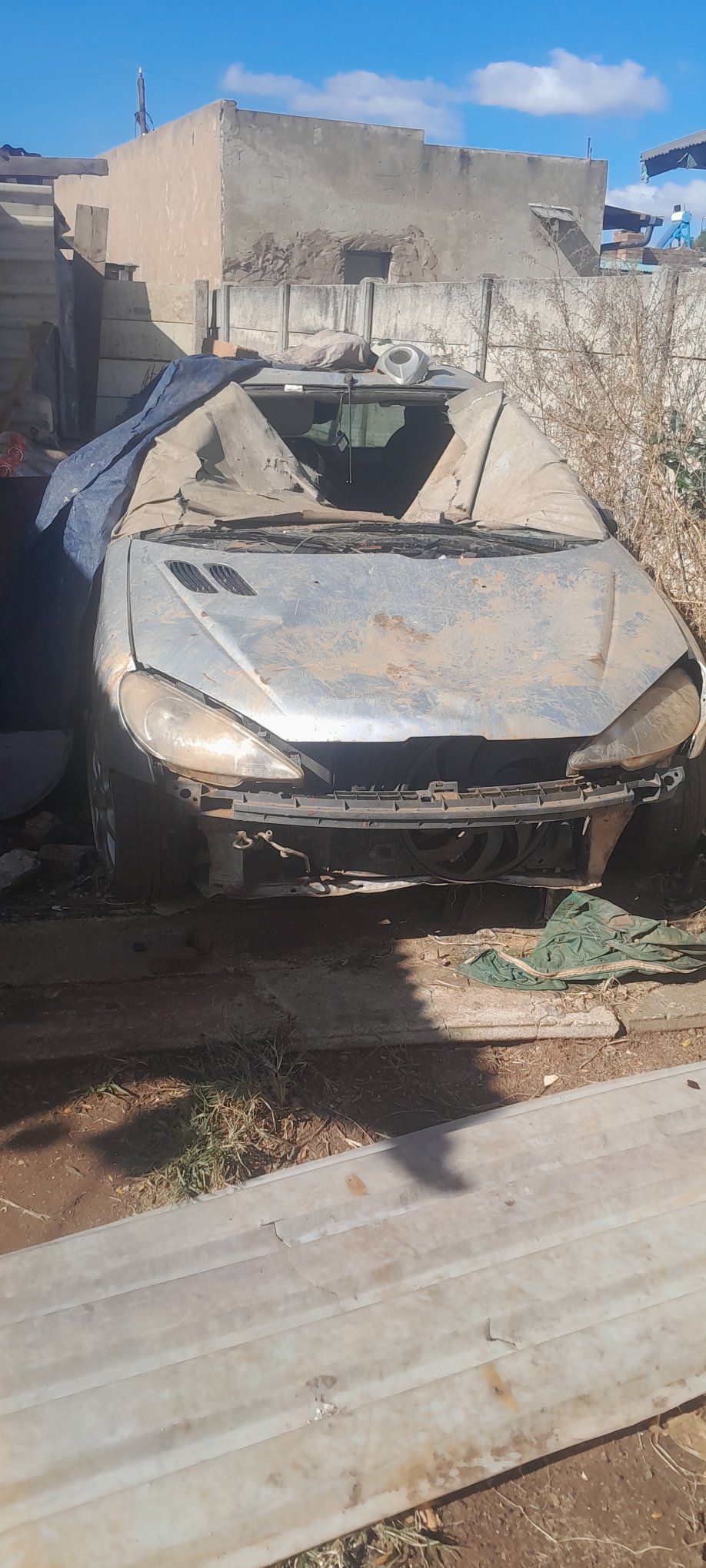 Neat Peugeot 405 , accident and respray free brand new tyres all