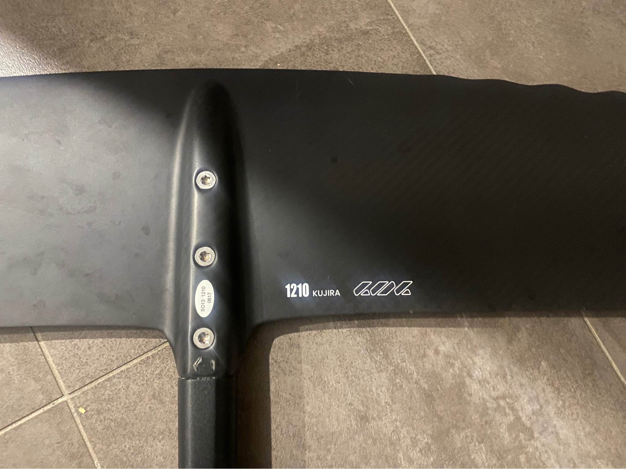 Takuma foil wing sets. 85cm full carbon mast in perfect condition 
