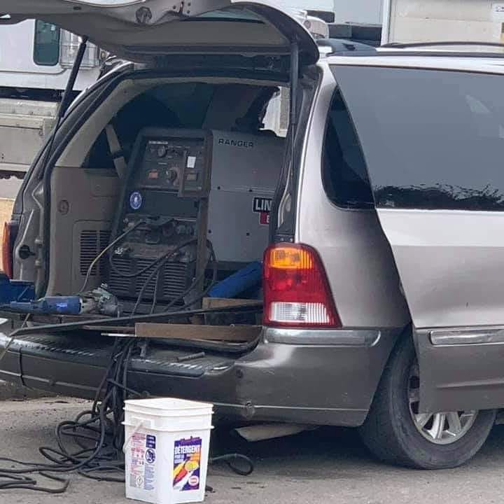 Welding rig for a minivan setup