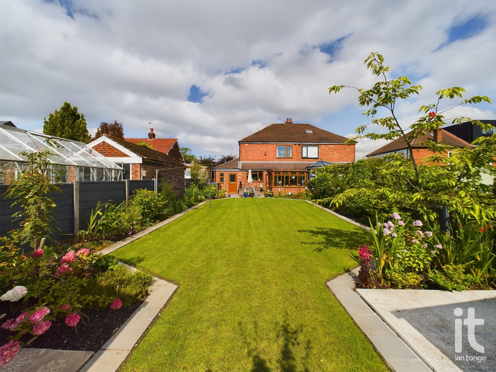 Ian Tonge Property Services | Stockport