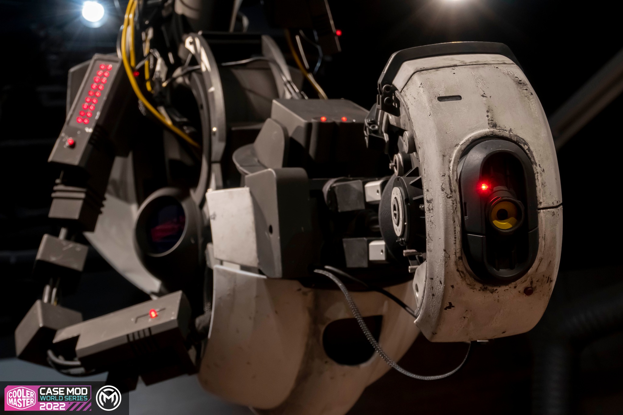 【作品呈現】GLaDOS Cooler Master Case Mod... - Mark's Fabrication