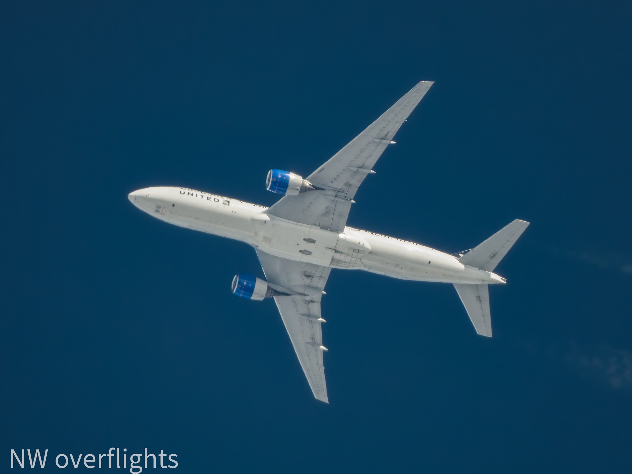 United Airlines Boeing 777-222 inflight view
