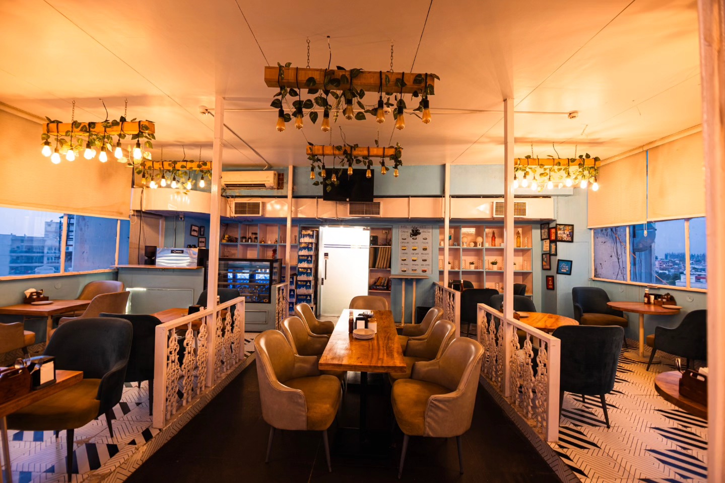 Skyzarooftop Lounge