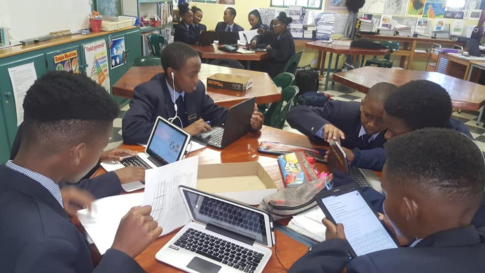 Grade 7 learners hard at work with... - Curro Klerksdorp