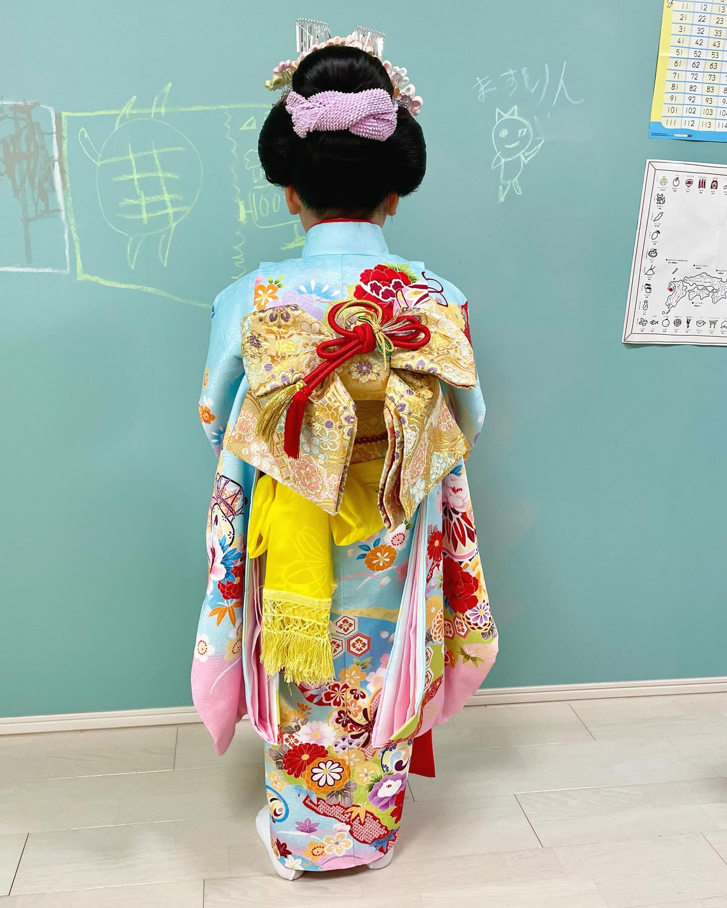 7歳の七五三をお迎えになられるお嬢様です? 1番お好きだという水色の 