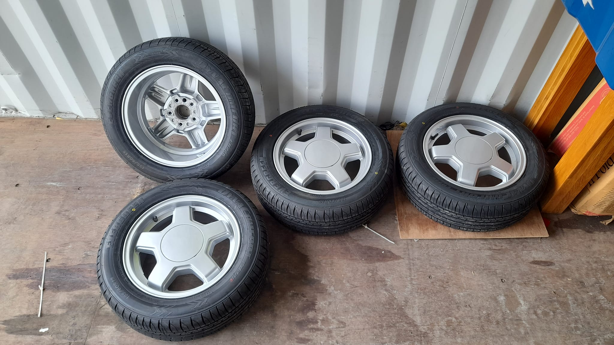 Volvo 240 on Volvo 940 wheels