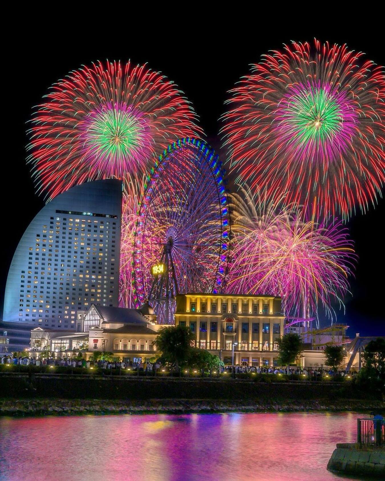 プロジェクター minato ✨🎆 GREEN×EXPO 2027 Special Fireworks Light Up Yokohama Port