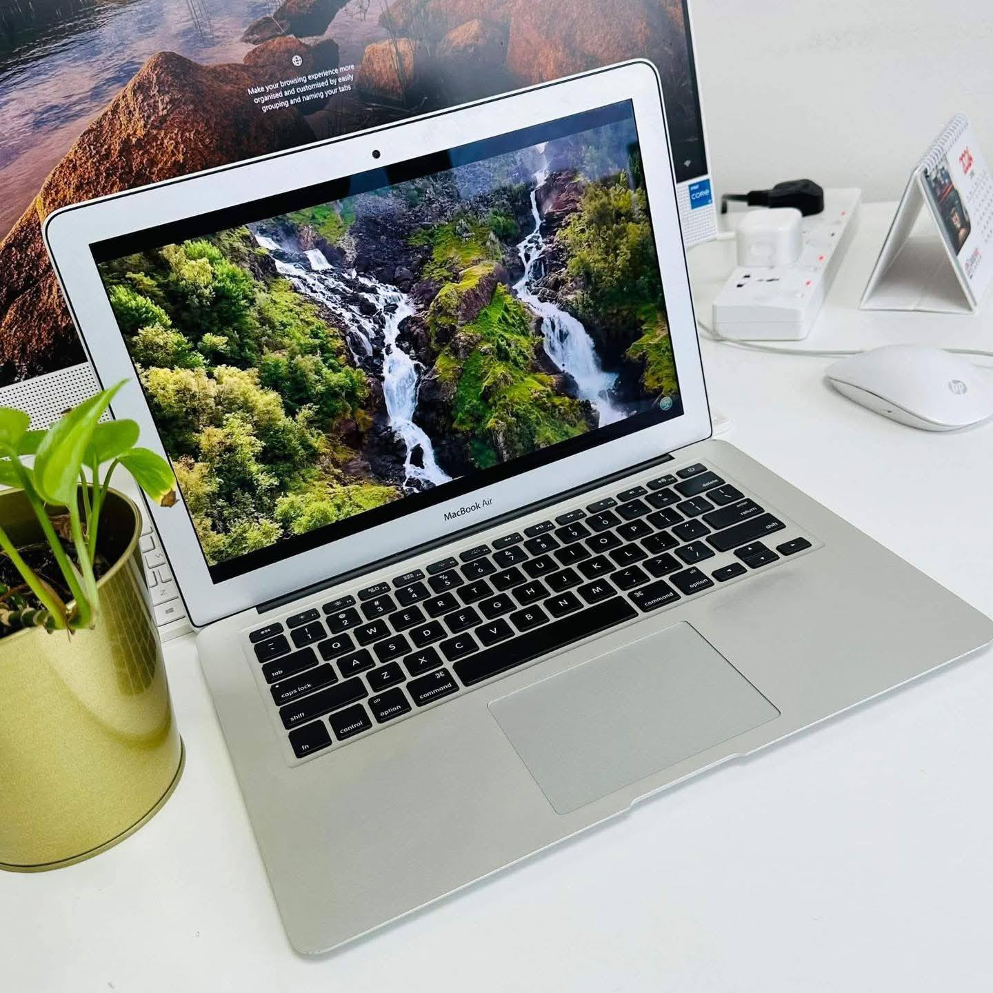 MACBOOK AIR ? 13 INCHES ?128 GB ? CORE I5??HIGH SIERRA IOS 