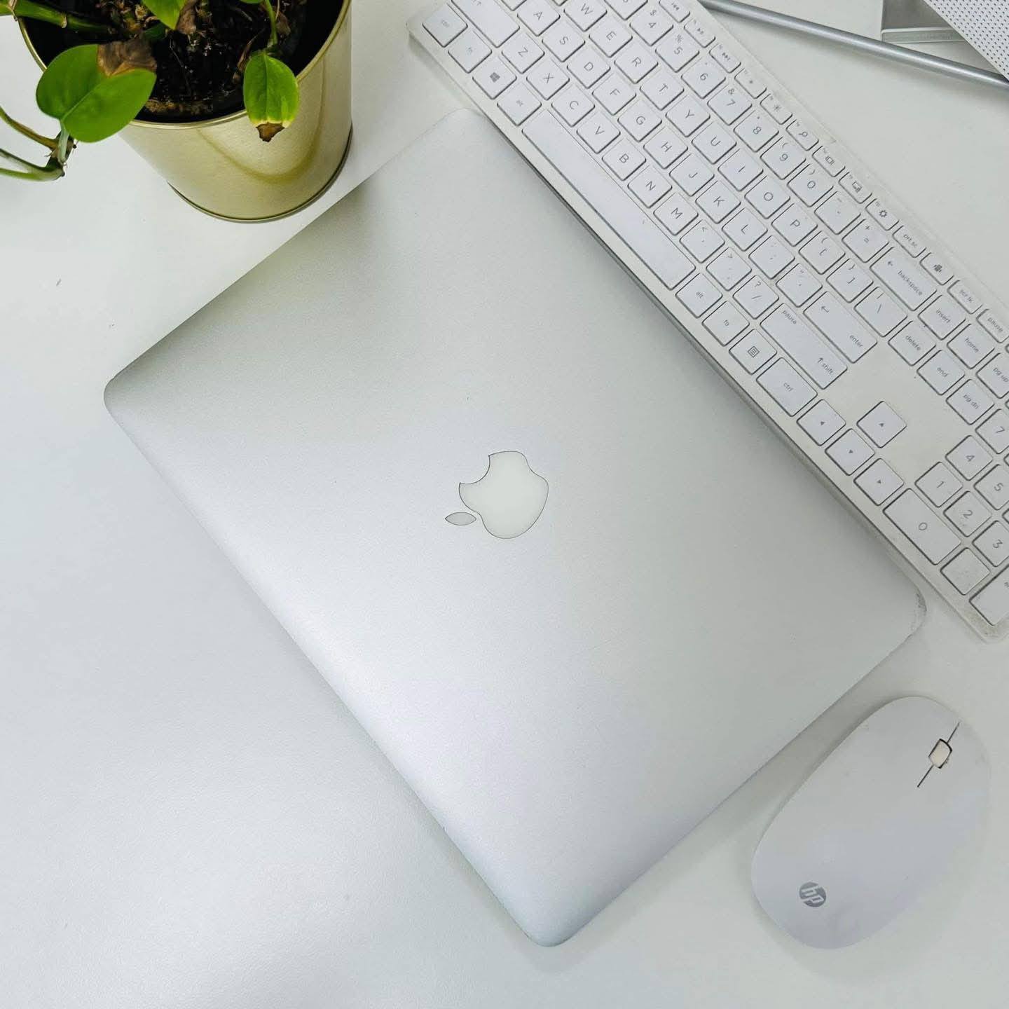 MACBOOK AIR ? 13 INCHES ?128 GB ? CORE I5??HIGH SIERRA IOS 