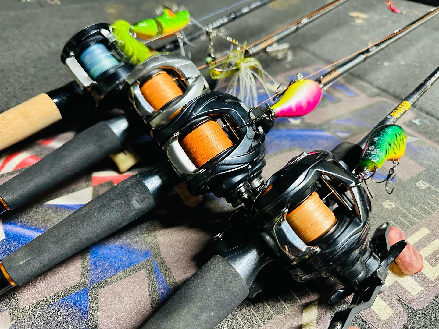 contact humminbird fish finders Helix 5 G3 GPS Finder with Transducer & Dual Spectrum Chirp Sonar : Electronics BFS Frog and whether youre fly Co:Silver Why ABU Cardinal Reels