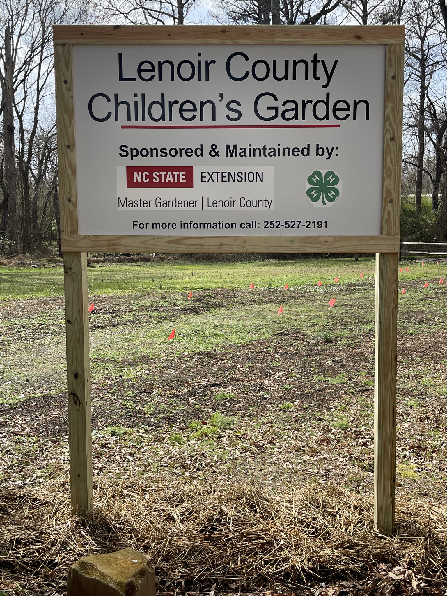 Remember the sneak peek of our permanent garden signage?! 🌱 They are ...