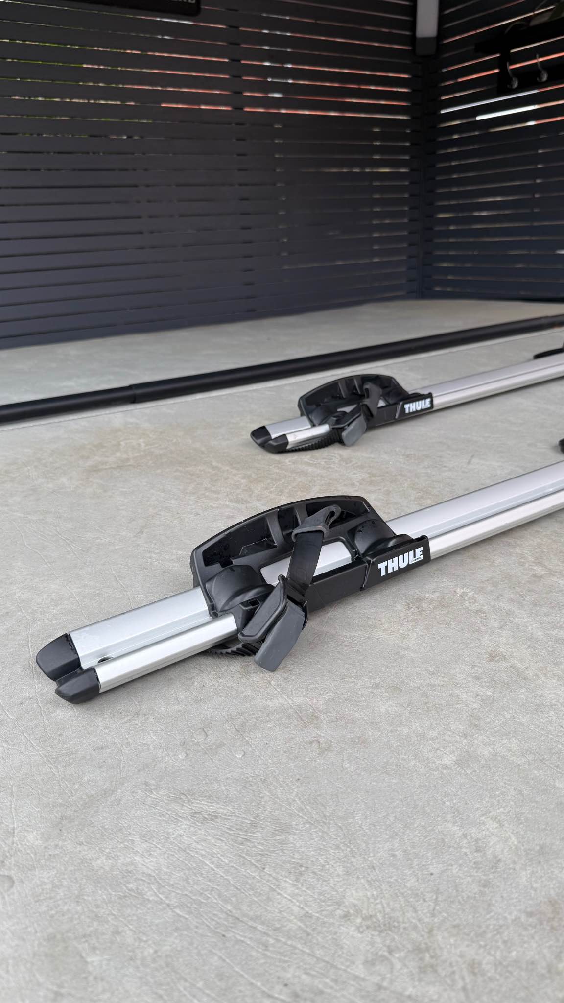 Thule 598 silver pro ride roof mount cycle / bike carriers X2 with all ...