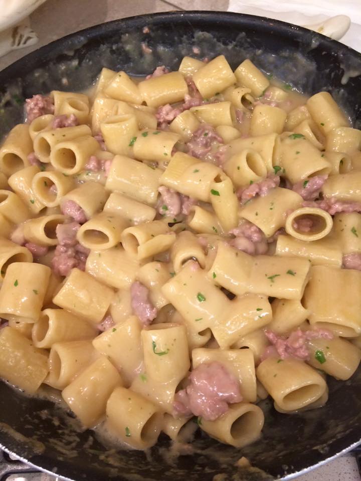 Ricette Gustose e Semplici - Mezze maniche rigate con crema di fagioli ...