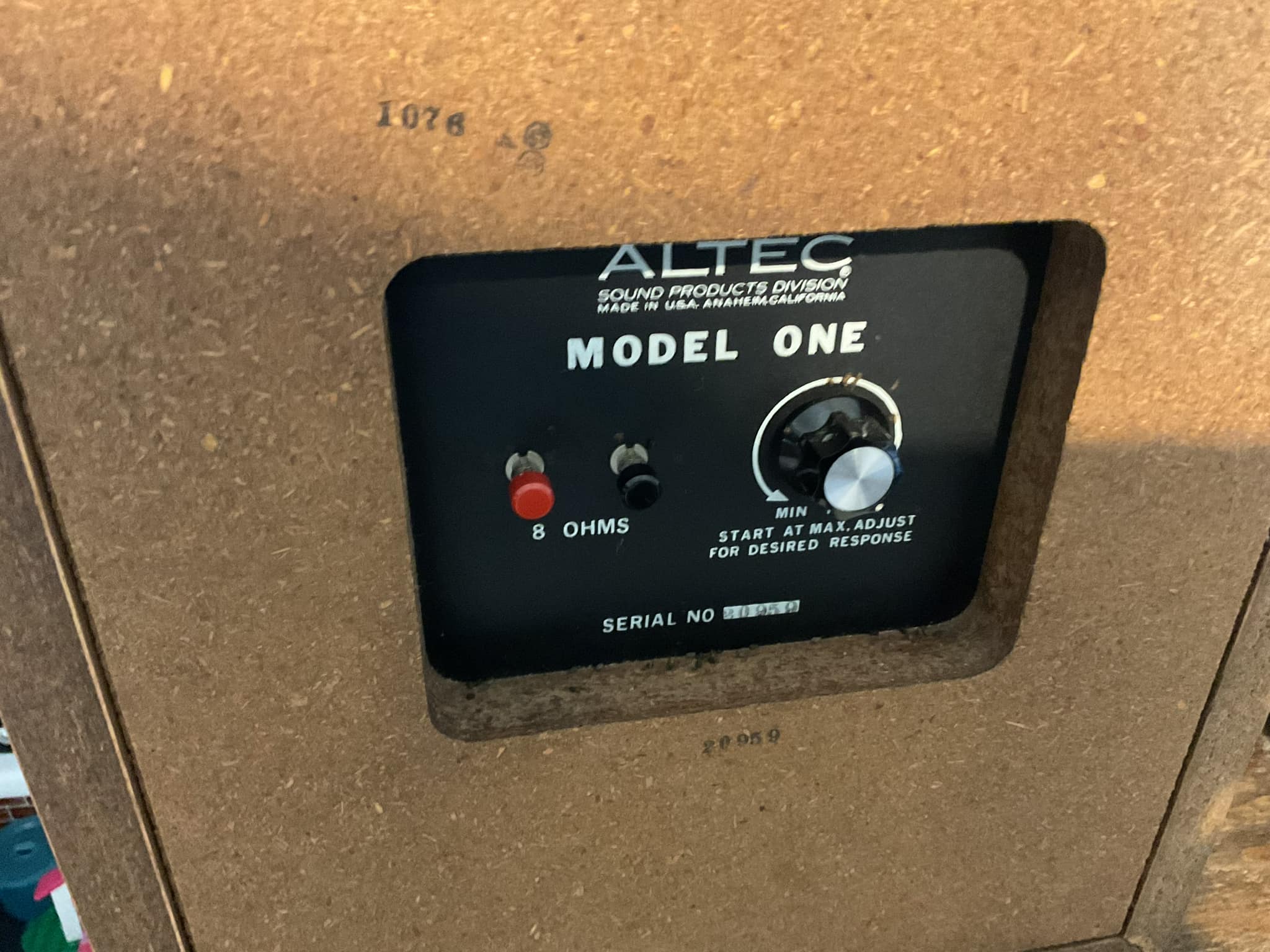 looking for a 8 in speaker that came out of a Altec Lansing Model