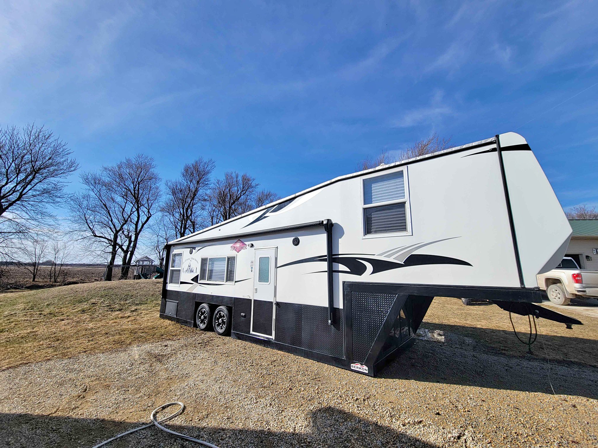 2020 Ice Castle 8x32 fifth wheel fish house - RVs & Campers - Blooming ...