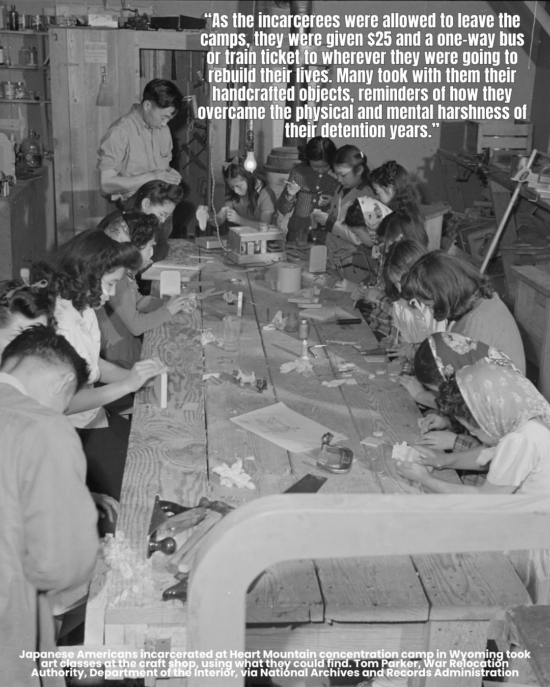 難民の子供達に楽しいクリスマスを！をテーマにキャプテンがピンバッジを作りました。 DayofRemembrance Each bird carried flight where freedom was denied