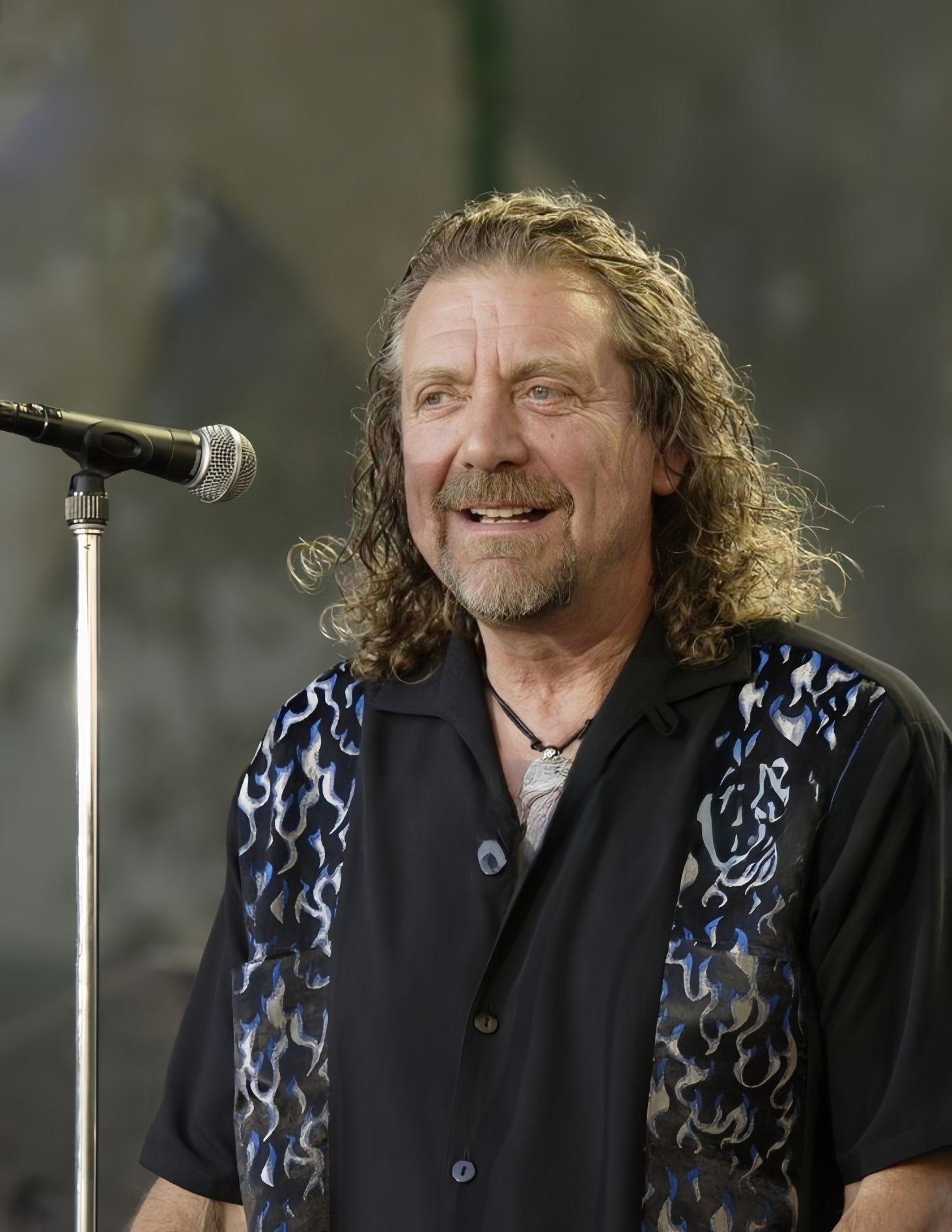 Zeppelin - Robert Plant’s legacy stands as one of the most powerful and ...