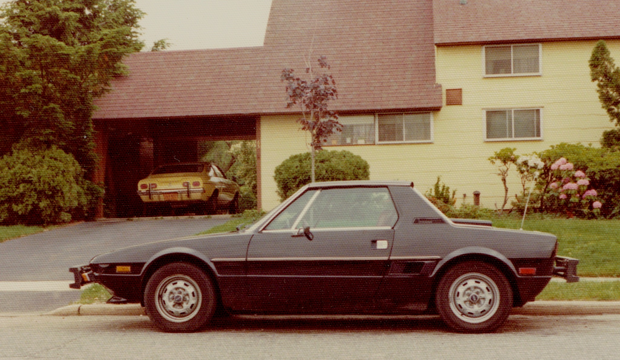1975 Fiat X-19 with removable hardtop
