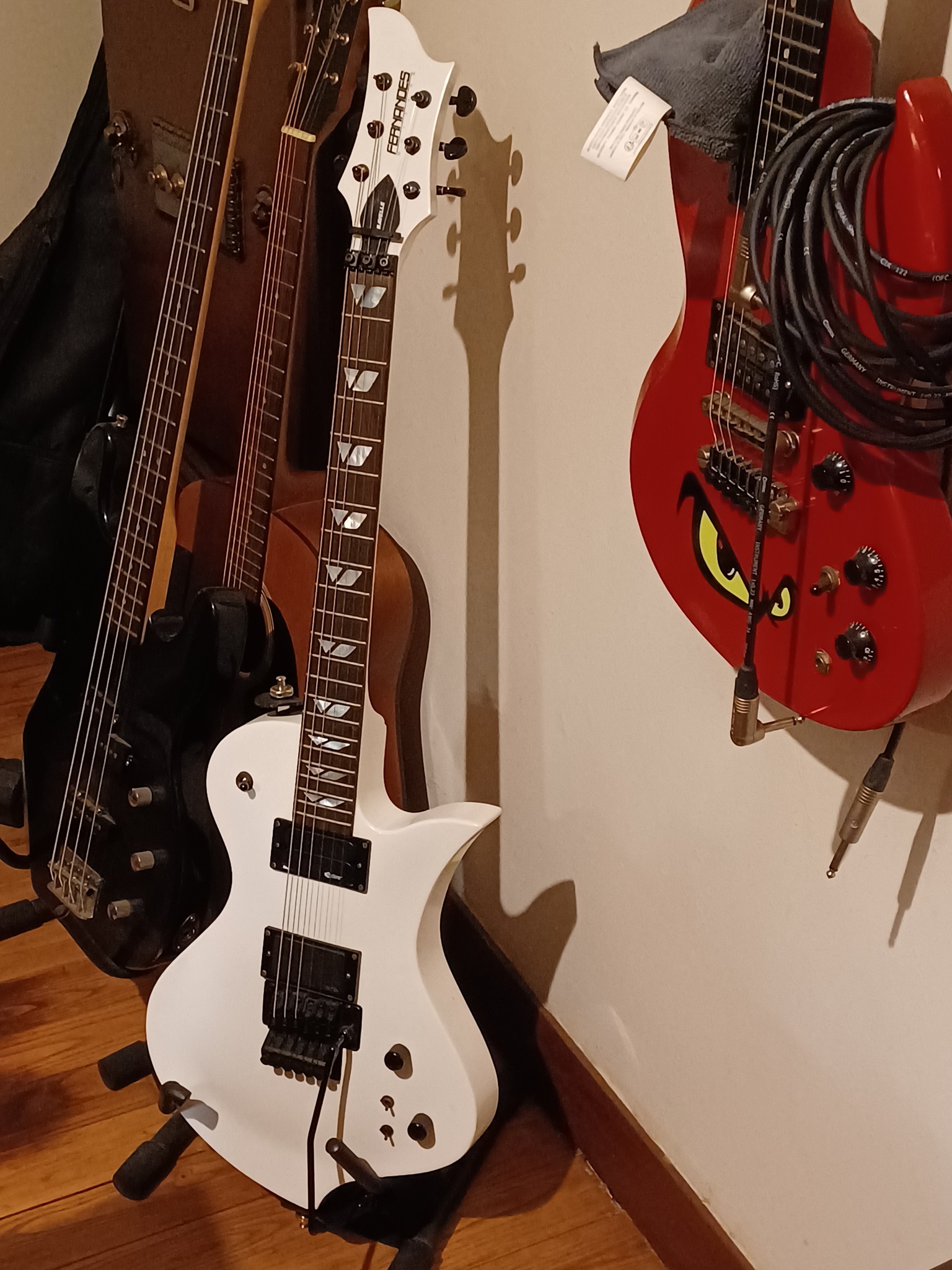 Fernandes Ravelle Deluxe electric guitar review