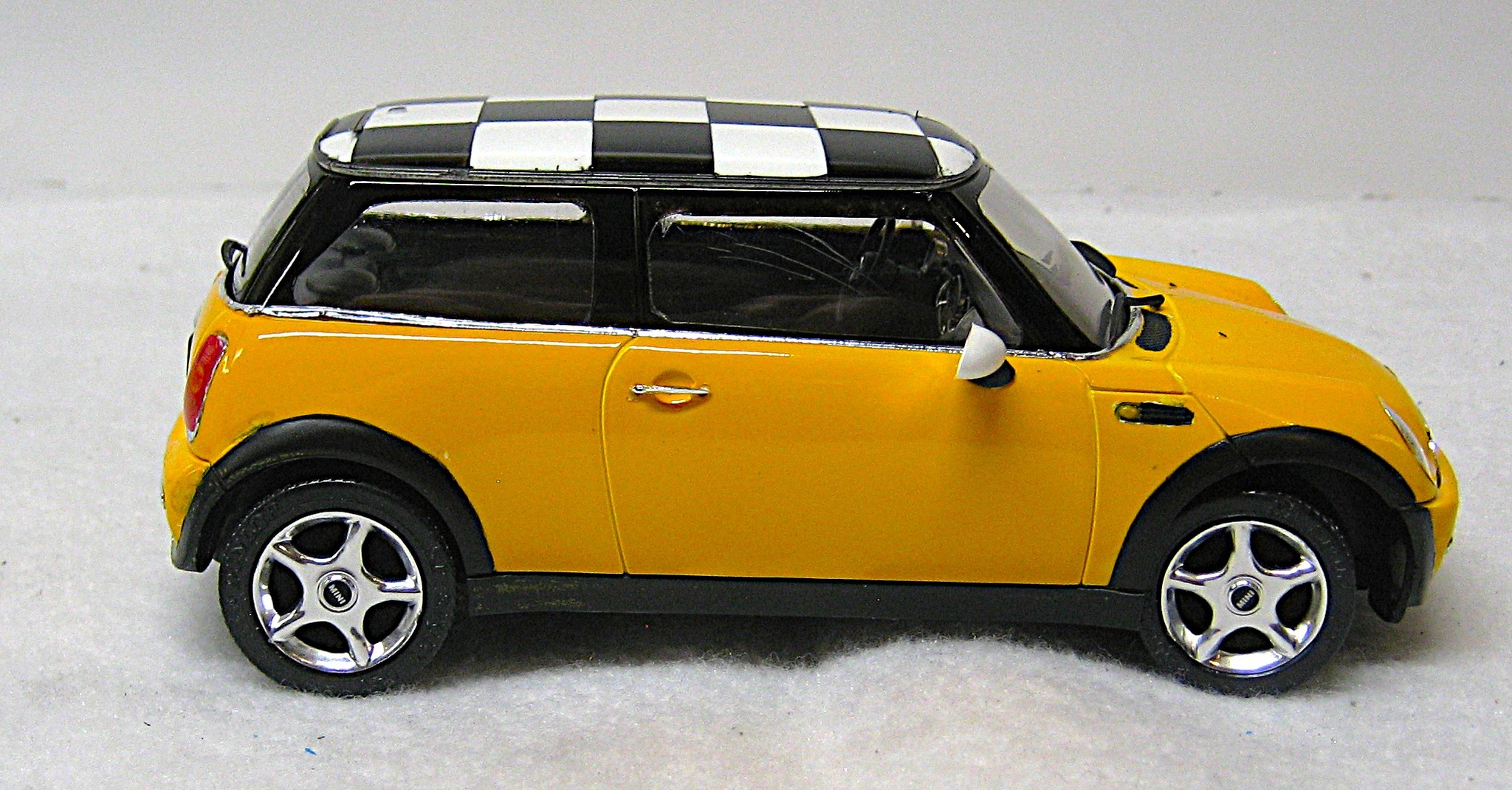 Coca Cola Mini Cooper S MK1 Scale 1/18
