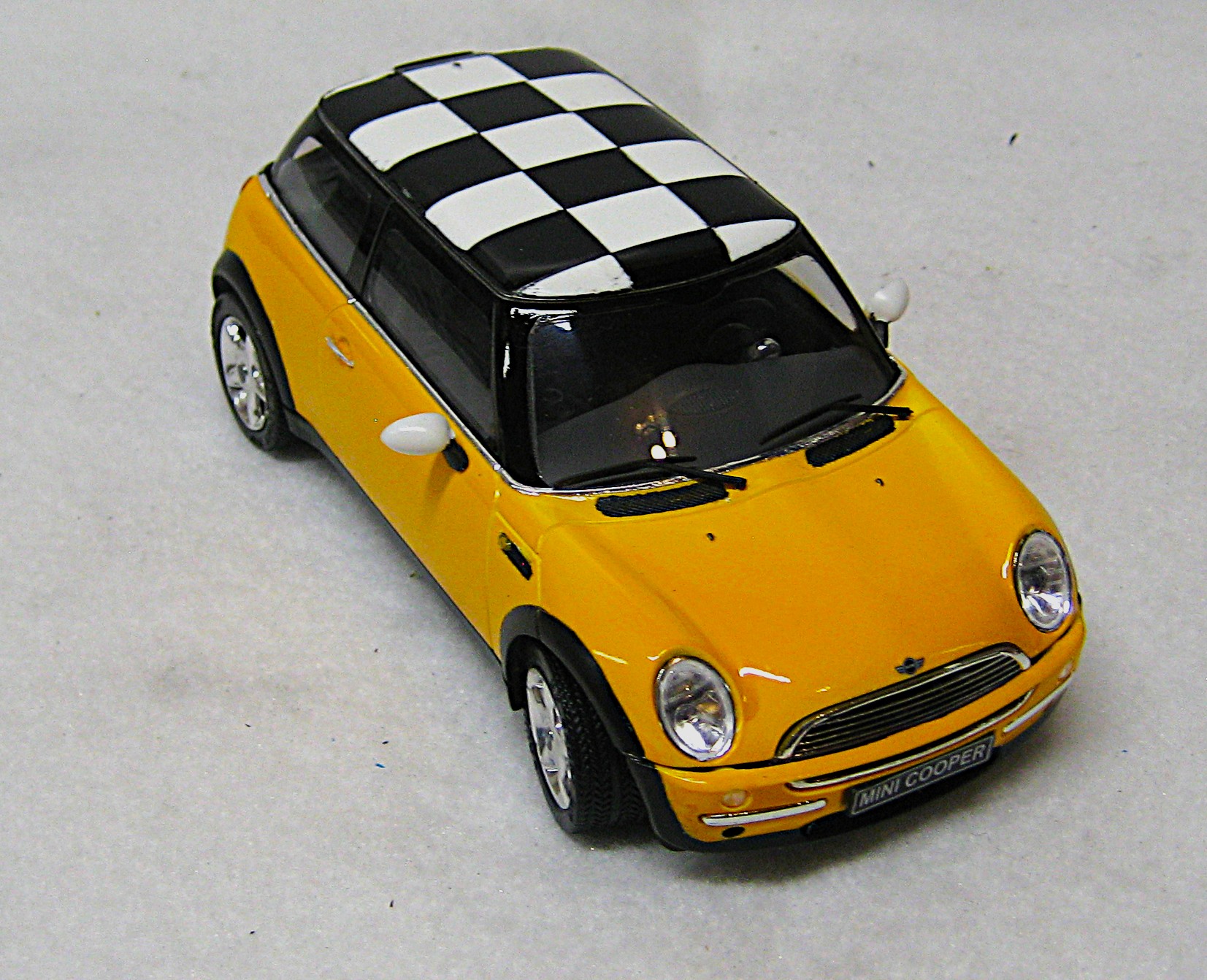 Coca Cola Mini Cooper S MK1 Scale 1/18