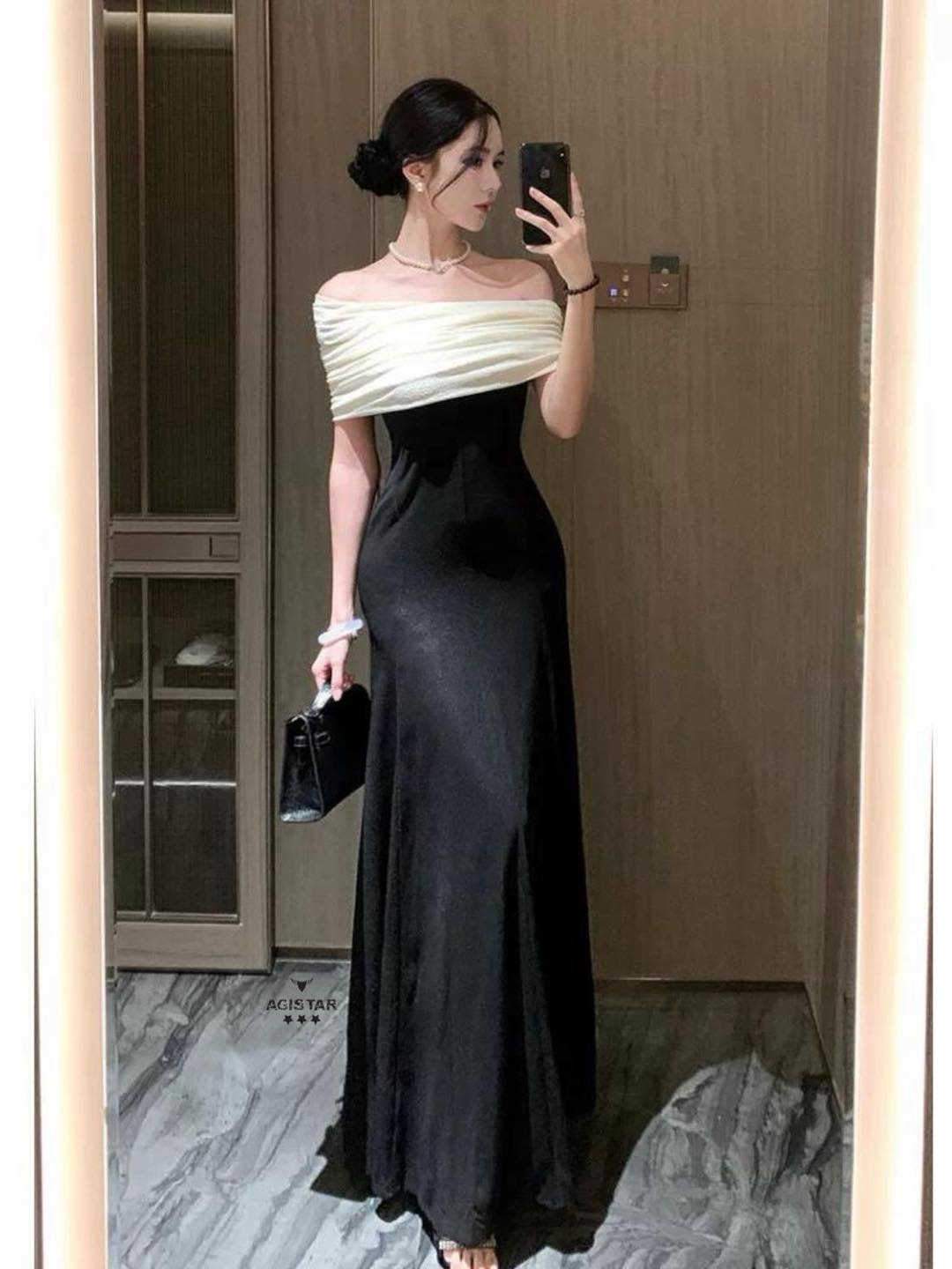 elegant classy bodycon dress New Arrival ✨ Eid Collection Elegant. Classy. Timeless. This stunning is designed to highlight your silhouette with its graceful off-shoulder detail and flawless fit 🤍🖤 Available in 2 gorgeous colors – Casual Girl Gray Mini Dress Saks-Dec24-FFSale going out Size:Us Size 6